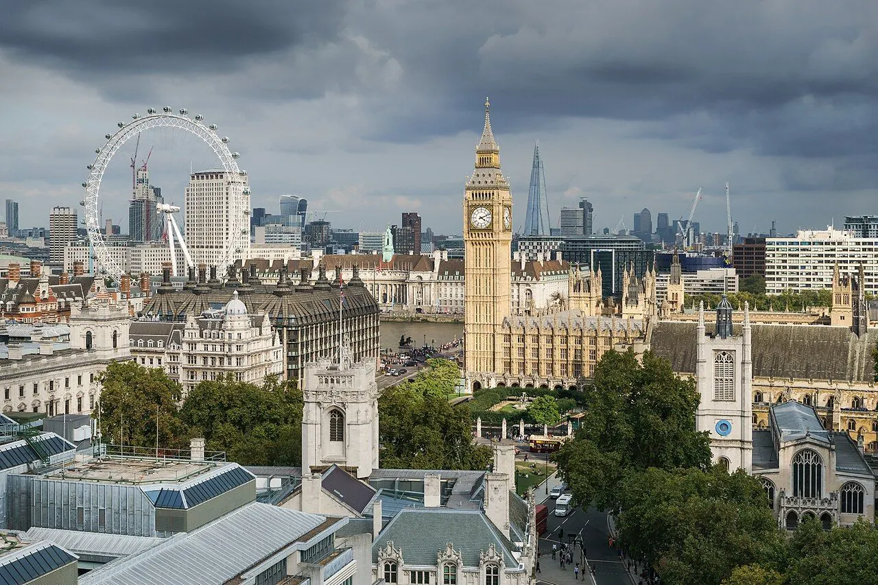 Pupils Tour Parliament