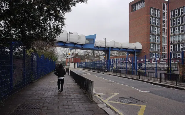 London MMB P9 Plashet School