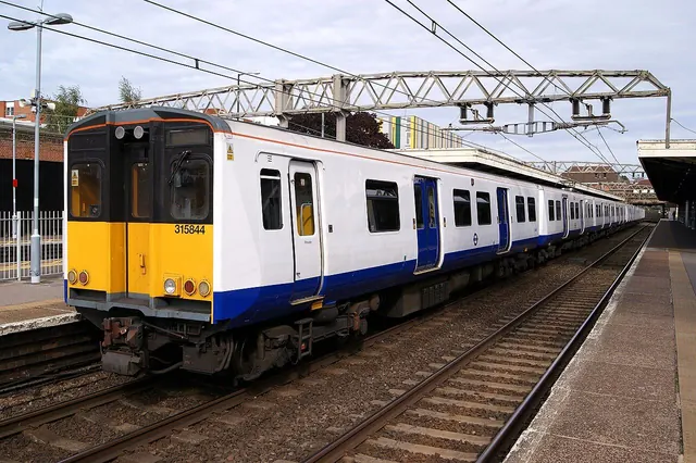 315844 Forest Gate 2015-09-13 XAM-E1